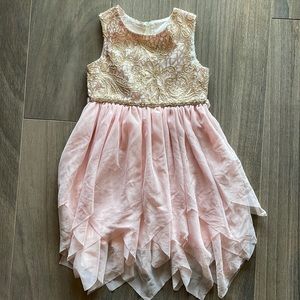 Like new! Girls Rare Edition dress size 5. Excellent condition